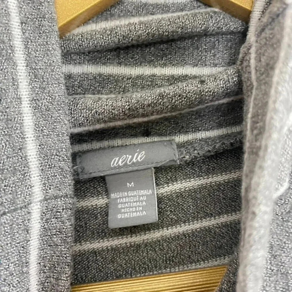 Aerie Gray and White Striped Turtleneck - Picture 4 of 8
